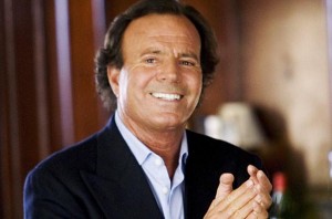 110471-julio_iglesias_617_409