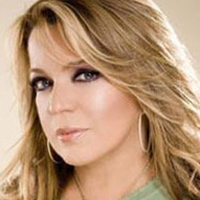 Ednita Nazario